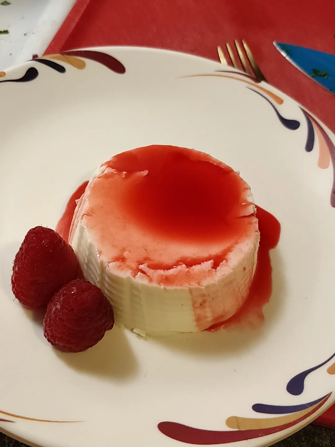 Pacman navigating a maze using graph search algorithms